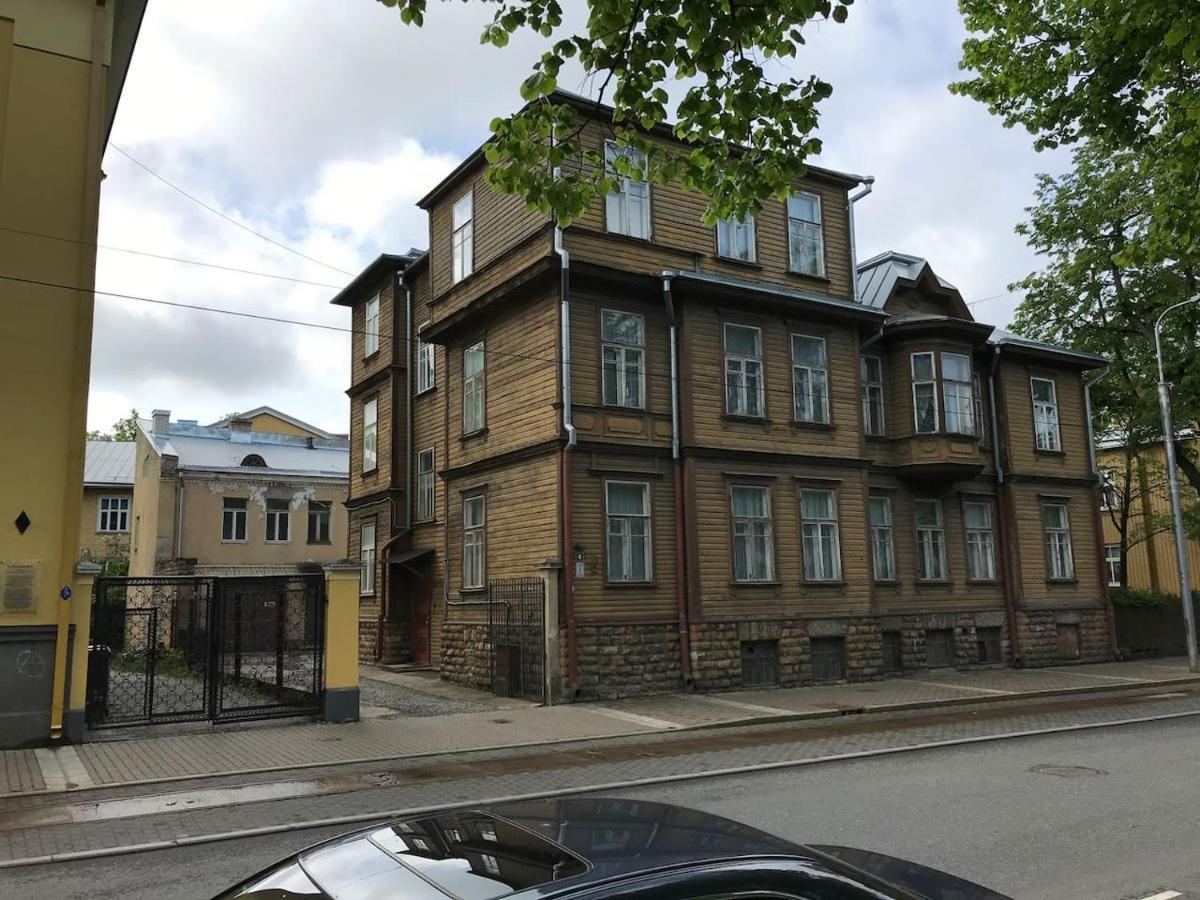 1 Bedroom Apartment Near Kadriorg Swan Pond Ταλίν Εξωτερικό φωτογραφία